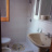Bagno con doccia trilocale