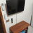 Telecomando per Smart TV, climatizzatore e lampadario con ventilatore. Come in ogni camera 